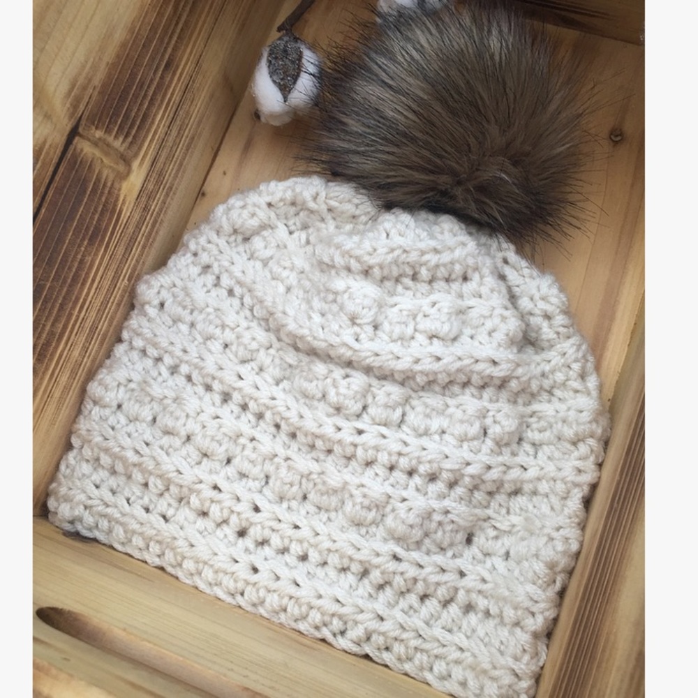 ✨SALE✨Bobble Beanie